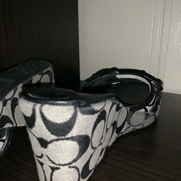 Coach heel wedge never worn - Picture 2 of 3